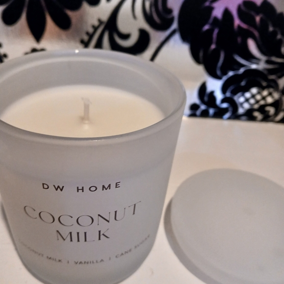 Coconut Milk Candle - Picture 2 of 2